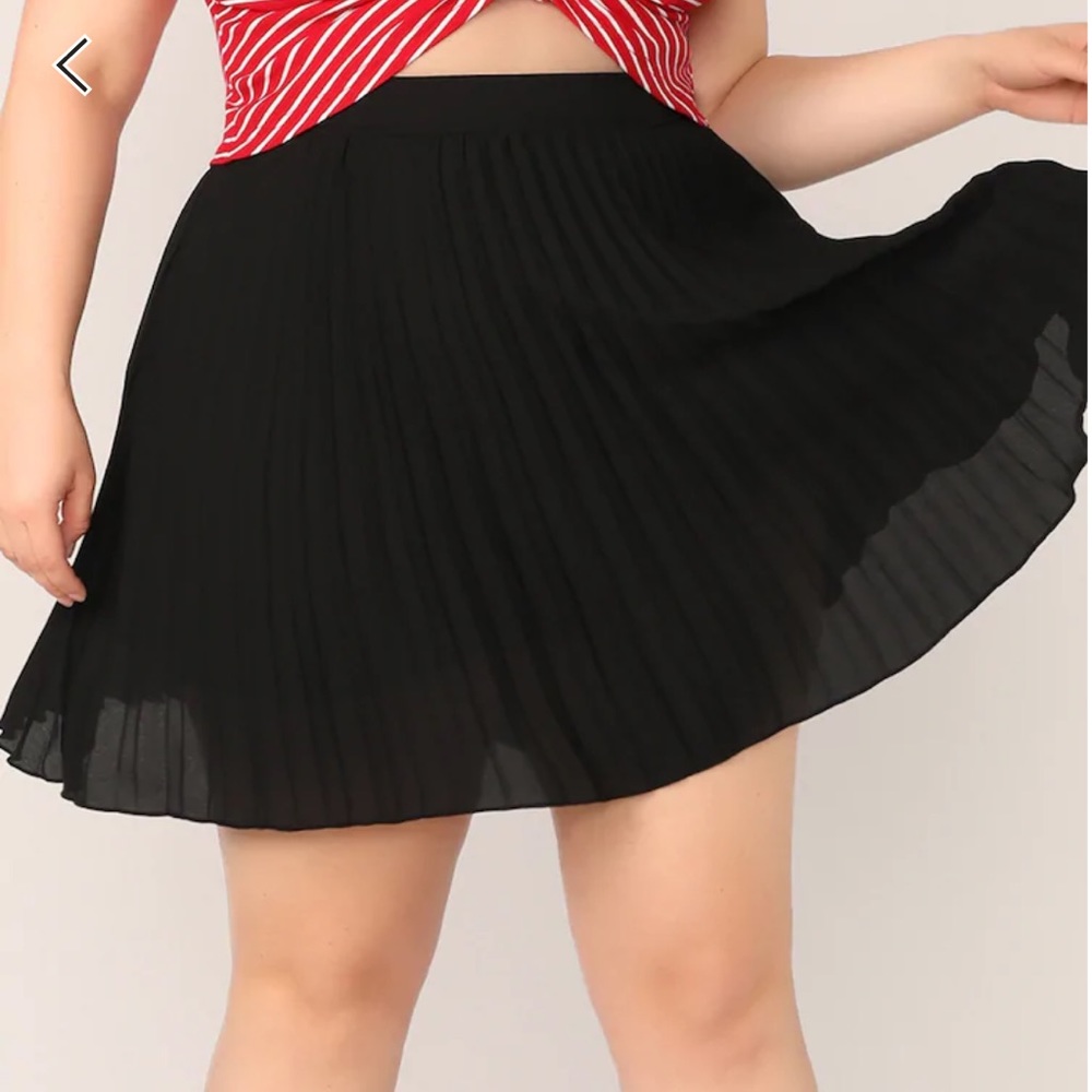 High waisted pleated plus skirt